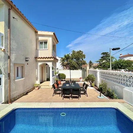 Holiday home Requesens 63 - Immo Barneda Empuriabrava